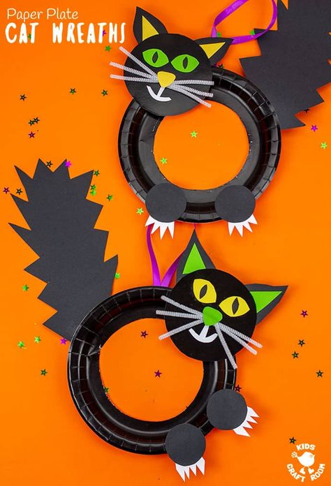 Cat Wreaths, Black Cat Wreath, Cat Wreath, Dekorasi Halloween, Kids Craft Room, Halloween Crafts For Toddlers, Sharpie Crafts, Diy Halloween Wreath, Chat Halloween