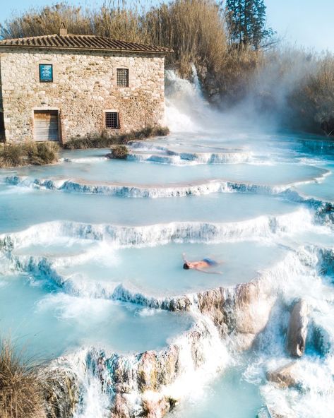 Saturnia Hot Springs, Spa Getaways, Scenic Places, Thermal Baths, Spa And Wellness, Tuscan Countryside, Tuscany Travel, Florence Tuscany, Thermal Bath