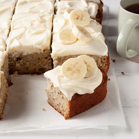 Banana Cake with Cream Cheese Frosting Banana Cake Frosting, Best Ever Banana Cake, Vintage Pasta, Nursing Cake, Cake Mug, Cake Frosting Recipe, Banana Cake Recipe, Torte Cupcake, Cake With Cream Cheese Frosting