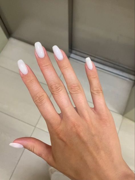 Cute Ballerina Nails Short, Long Squoval Nails, Short Ballerina Nails, Ballerina Nails Short, Dresses Runway, Jewelry Nails, Paris Nails, Beauty Hacks Nails, Milky Nails