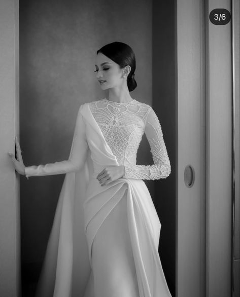 Lace And Satin Wedding Dress, Hian Tjen, Event Dresses Classy, Wedding Gown Trends, Plain Wedding Dress, Minimal Wedding Dress, Bride Dress Simple, Wedding Dresses Princess Ballgown, Modest Wedding Gowns