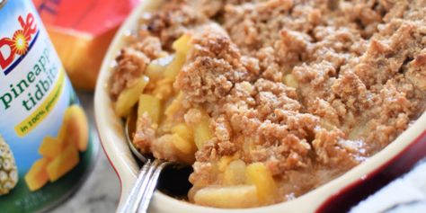 Unique Casseroles, Homemade Apple Crisp, Easy Apple Crumble, Pineapple Casserole, Easy Apple Crisp Recipe, Apple Crumble Recipe, Apple Crisp Easy, Fruit Cobbler, Pineapple Recipes