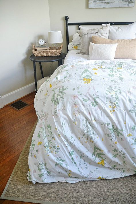 New botanical bedding from Ikea! Such great quality & I love the vintage floral look! Ikea Comforters, Bedding Ikea, Rooms Simple, Ikea Bedding, Cute Rooms, Ikea Duvet, Bedroom Ikea, Ideas Habitaciones, Murphy Bed Ikea