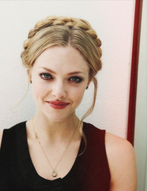 amanda Amanda Seyfried Hair, Halo Braid, Wedding Braids, Box Braids Styling, Charlotte Casiraghi, Crown Braid, Trending Hairstyles, Amanda Seyfried, Boho Hairstyles