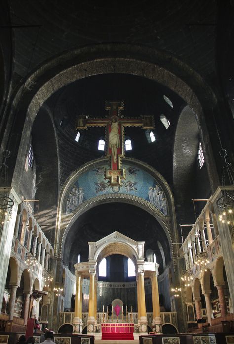 Westminster Cathedral, Byzantine Architecture, Uk Tour, Eiffel Tower Inside, Westminster, Places Ive Been, Eiffel Tower, Light Box, Places To Go