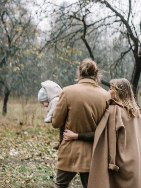 Cottagecore Family, Winter Cottagecore, Winter Family Photos, Family Photoshoot Poses, Family Inspiration, Winter Family, Baby Inspiration, Photography Lifestyle, Cozy Autumn