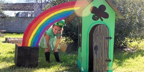 Here’s a fun way to keep those mischievous little leprechauns busy this coming St. Patrick’s Day: Build them a leprechaun house! Leprechaun Trunk Or Treat, Leprechaun House, Diy Leprechaun, Leprechaun Craft, Leprechaun Trap, 2024 Ideas, St Pats, Cardboard House, Trunk Or Treat