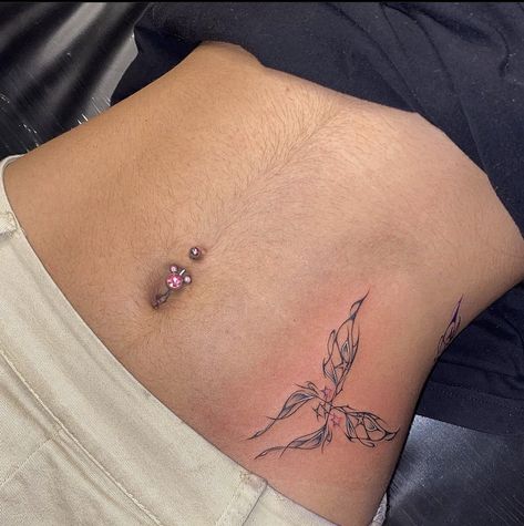 Upper Thigh Tiny Tattoo, Pelvic Tattoos For Women, Lower Hip Tattoos Women, Hip Tattoo Placement For Women, Cheeky Tattoos For Women, Upper Hip Tattoos Women, Lower Waist Tattoo, Tatuagem Twenty One Pilots, Pelvic Tattoo Hip