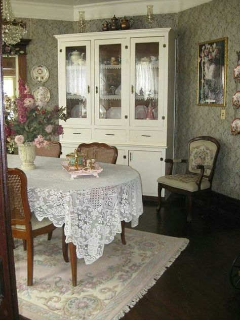 Rooms Decoration, Chic Dining Room, Shabby Chic Dining, Cottage Aesthetic, Casa Vintage, Shabby Chic Interiors, Shabby Chic Bedroom, Chic Kitchen, Shabby Chic Kitchen