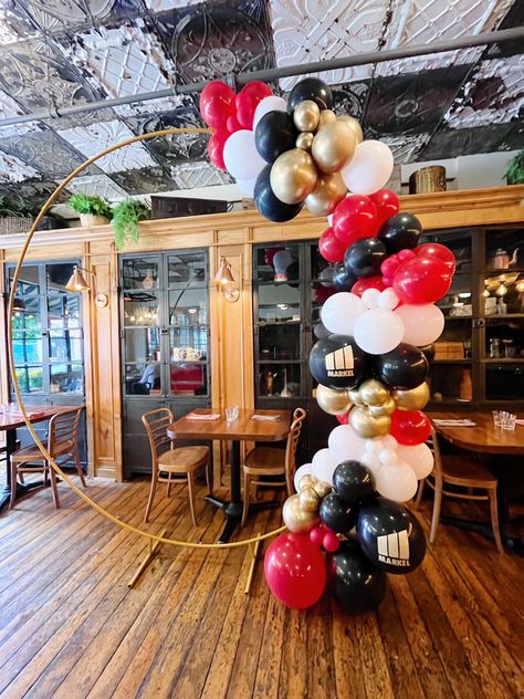 White And Black Balloon Garland, Black Balloon Garland, Balloon Hoop, Cocktail Party Decor, Black And Gold Balloons, Black Balloon, Grad Party Decorations, 1st Birthday Themes, Balloon Ideas