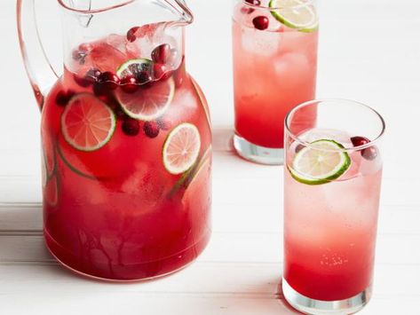 Rosemary Mocktail, Mixed Drinks Alcohol Recipes, Best Mocktails, Frozen Limeade, Lemon-lime Soda, Mango Margarita, Sparkling Cider, Easy Meal Ideas, Frozen Cranberries