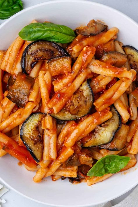 Pasta alla Norma is a Sicilian eggplant pasta with a rich tomato sauce and golden pieces of eggplant that literally melt in your mouth…yum! Pasta With Eggplant, Sicilian Eggplant, Slow Food Movement, Eggplant Pasta, Pasta Alla Norma, Special Place In My Heart, Cooking Together, Slow Food, Melt In Your Mouth