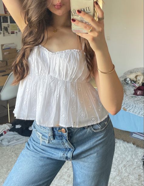 #summeroutfit #summerstyle #summeroutfitideas #outfitideas #fits #outfitinspo #whiteshirt #jeansoutfit jean and white tank top  #cottagecore Summer Tank Tops 2023, White Flowy Tank Top Outfit, White Tank Top Jeans Outfit, Cottage Core Tank Top, Flowy Tank Top Outfit, Sleeveless Crop Top Outfit, White Tank Top And Jeans, Cottagecore Summer Outfits, Tank Top And Jeans