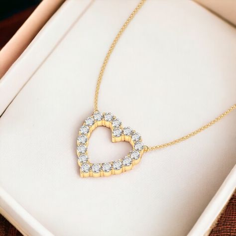 Diamond Heart Necklace, Heart Necklace Diamond, Interesting Design, Heart Pendant Gold, Pendent Necklace, Gold Heart Necklace, Link Chain Necklace, Love Charms, Everyday Jewelry