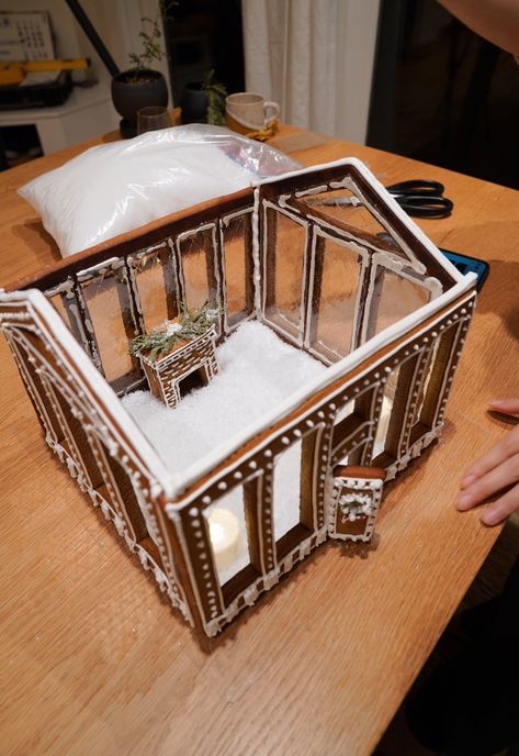 A Festive Gingerbread Greenhouse with Friends How To Make Glass Windows For Gingerbread House, Gingerbread Glass House, Green House Gingerbread House, Gingerbread Greenhouse Template, Gingerbread House Pattern, Gingerbread Creations, Gingerbread Greenhouse, Gingerbread Castle, Gingerbread House Patterns