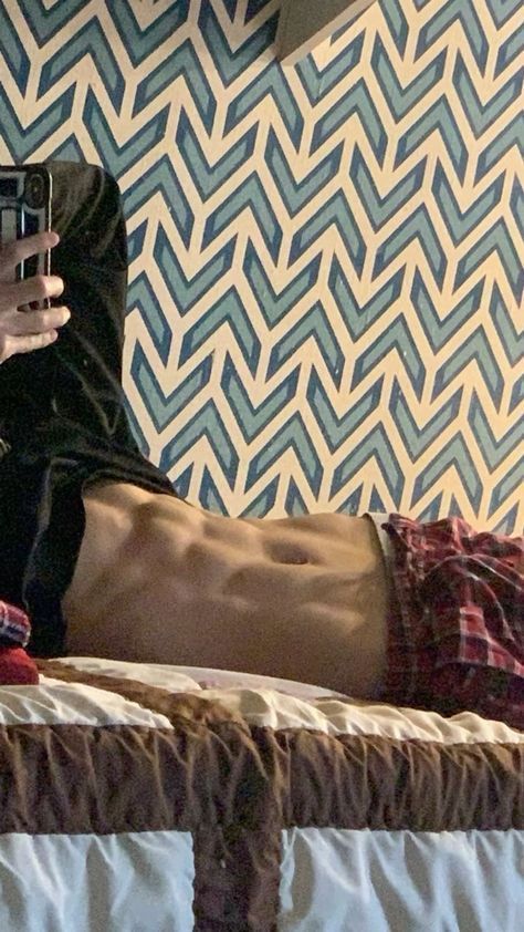 6 Abs Men, Bed Selfie Men, Abs Men Photoshoot Mirror, Abs Pics Man, Sleepy Boy Aesthetic, Portuguese Guys, Abs In Bed, Hot Guy Aesthetic, Tummy Pics