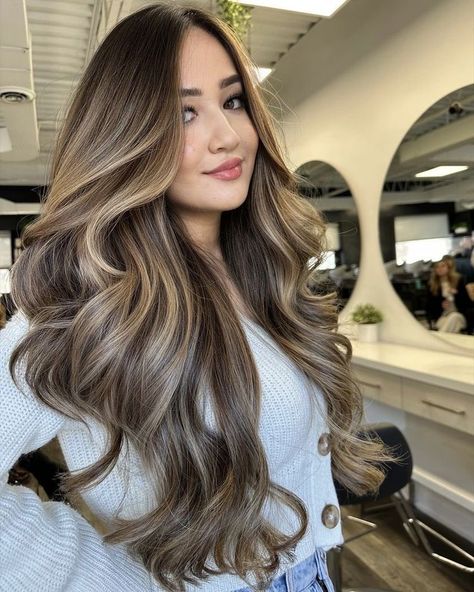 Rambut Brunette, Fall Hair Color Trends, Brown Hair Inspo, Brunette Hair With Highlights, Brunette Balayage Hair, Brown Hair Balayage, Hair Makeover, Brown Blonde Hair, Hair Color Balayage