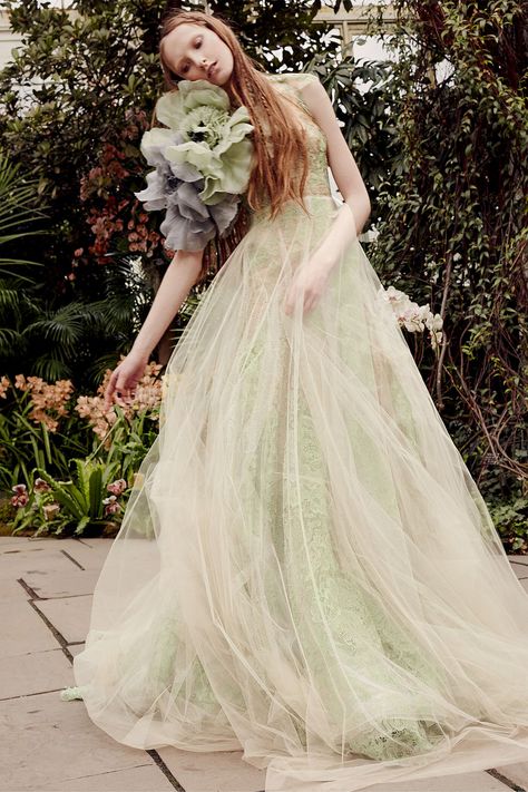 vera wang green sheer overlay wedding dress spring 2020 Vera Wang Bridal, Vera Wang Wedding, Wedding Dresses Vera Wang, Wedding Dresses 2020, Bridal Fashion Week, Wedding Dress Trends, New Wedding Dresses, Fall Wedding Dresses, Best Wedding Dresses