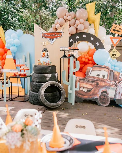 Last look into Radiator Springs for Mav’s 3️⃣rd birthday 🛞🛞🛞 Next stop… Texas 🤠 Cake | Backdrop @cakegoodness Desserts | Decor… | Instagram Cars Balloon Backdrop, 2 Year Birthday Theme Boy Cars, Birthday Cars Theme Ideas, Cars 2 Birthday Party, Cars Birthday Theme Ideas, Radiator Springs Birthday Party, Cars Theme Backdrop, 4 Birthday Theme Boy, Two Fast Lightning Mcqueen Birthday