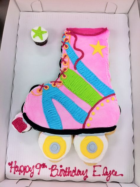 36 Cupcakes, All Buttercream Frosting. This one was fun to do for a little girl having a rollerskating party :) TFL! Rollerskate Party, Rollerskating Party, Skate Cake, Roller Skate Cake, Roller Skate Birthday Party, Deco Cupcake, Skate Birthday Party, Roller Skate Birthday, Cake Pulls