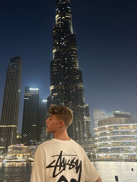 #fashion #aesthetic #outfits #dubai #abudhabi #burjkhalifa #poses #ootd Burj Khalifa Poses Men, Dubai Picture Ideas Men, Men Dubai Outfit, Dubai Outfits Ideas Men, Dubai Selfie, Dubai Men, Dubai Picture Ideas, Dubai Outfits Ideas, Dubai Outfit