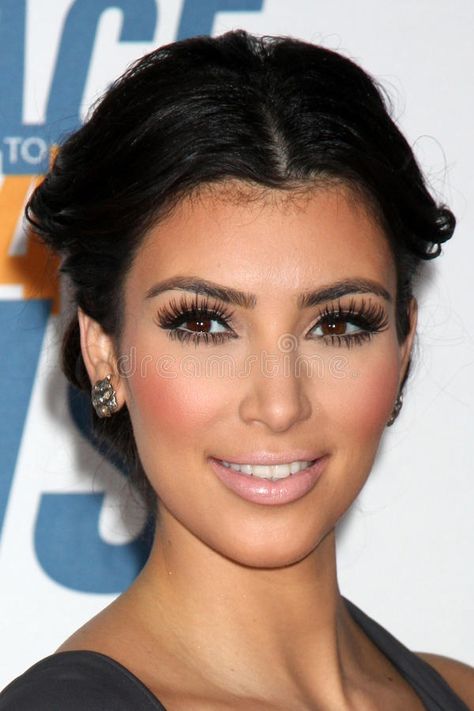 Kim Kardashian Eyelashes, Kim Kardashian 2009, Kim Kardashian 2012, Young Kim Kardashian, Kimberly Kardashian, Feminine Lifestyle, Kardashian Makeup, Kardashian Beauty, Kim Kardashian Makeup