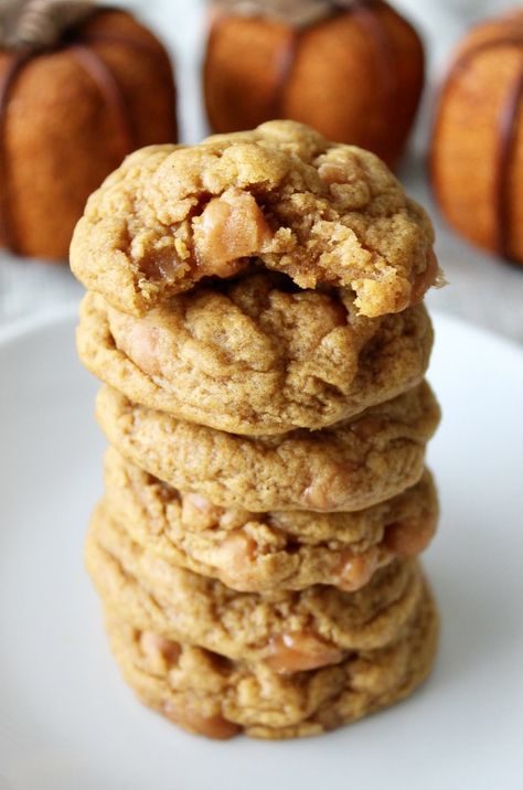 Caramel Pumpkin Cookies Caramel Pecan Cookies, Pumpkin Pie Cookies, Caramel Delights, Caramel Pumpkin, Mocha Cookies, Tried And True Recipes, Caramel Bits, Caramel Crunch, Pecan Cookies