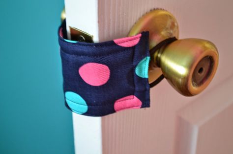 When Life Gives You Lemons...Make Crafts: Pinspiration Sunday: DIY Door Jammers Door Stopper Diy, Door Jammer, Baby Door, Door Bumper, Diy Baby Gifts, Cute Sewing Projects, Diy Nursery, Best Baby Shower Gifts, Baby Sewing Projects