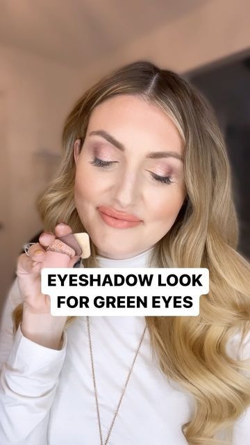 Natural Eyeshadow Looks For Green Eyes, Seint Eyeshadow Looks For Green Eyes, Pretty Makeup Looks For Green Eyes, Eyeshadow Looks For Hazel Eyes, Eye Shadow For Green Eyes, Brown And Hazel Eyes, Eyeshadow Green Eyes, Green Eyes Blonde Hair, Simple Eyeshadow Looks