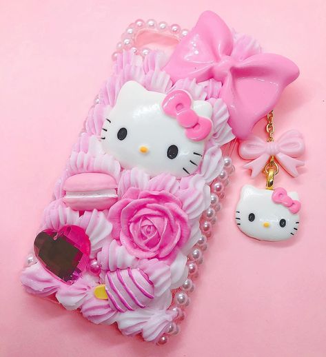 PetiteMila on Instagram: “A sweet pastel pink hello kitty case with a matching charm, swipe left for the video 🥰 ❤️Price: $32, dangly charm: $2.50 ❤️design can be…” Ice Cream Kawaii, Hello Kitty Case, Decoden Case, Teddy Bear Images, Dooney And Bourke Disney, Decoden Phone Case, Iphone Wallpaper Glitter, Kawaii Phone, Girly Phone Cases