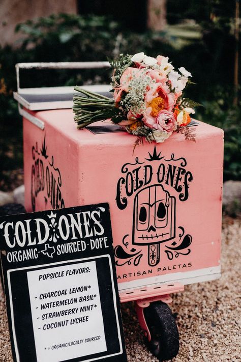 Diy Wedding Decorations Rustic, Popsicle Cart, Wedding Sign Ideas, Foodtrucks Ideas, Barr Mansion Wedding, Tropical Trend, Barr Mansion, Hacienda Wedding, Ice Cream Cart