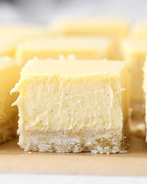 Easy Cheesecake Bars, Cheesecake Bars Easy, Lemon Shortbread, Dessert To Make, Shortbread Bars, Sheet Cake Pan, Shortbread Crust, Gateaux Cake, Easy Cheesecake