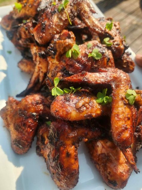 Uncover the spicy tale behind jerk marinade. Delve into the history and heritage of this flavorful recipe with roots in Jamaica. Jamaican Jerk Wings Recipe, Jamaican Jerk Wings, Authentic Jerk Chicken Recipe, Easy Jerk Chicken Recipe, Jerk Chicken Wings, Jerk Marinade, Jerk Chicken Recipe, Jamaica Food, Caribbean Food