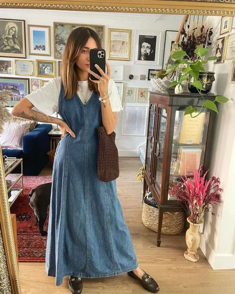 Maxi Dress Outfit 2024: Your Ultimate Guide to Stylish Long-Form Attire Summer Dress Outfits Modest, Fall Pinafore Dress, Wearing Dress In Winter, Why You Should Dress Modestly, Denim Pinafore Dress Outfit Winter, Vintage Jean Dress Outfit, Vintage Denim Dress Outfit, Cute Outfits Dress Up, Styling A Dress For Fall