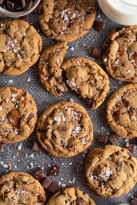 Brown Butter Salted Caramel Chocolate Chunk Cookies. Regular pantry staples are elevated to another level to give this cookie a 'fancy with only a little more effort' vibe. Brown butter is stirred in with toasty muscovado sugar to form a perfect cookie dough, and then hard caramel shards and chocolate chunks are folded in to give the perfect amount of chocolate and caramel per bite. Finished with flaky sea salt, this is a super easy yet satisfying baking recipe. #saltedcaramelcookie #chocolatech Caramel Baking Chips Recipes, Elevated Chocolate Chip Cookies, Choco Chunk Cookies, Fancy Chocolate Chip Cookies, Fancy Baking Recipes, Sea Salt Caramel Cookies, Caramel Shards, Chocolate Salted Caramel Cookies, Caramel Chip Cookies