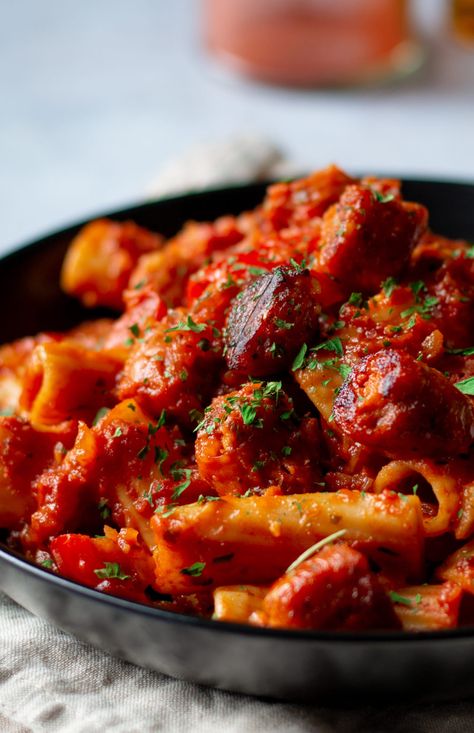 sausage pasta vegan recipe Bbq Pork Pasta, Chorizo Recipes Dinner, Chorizo Pasta Recipes, Smoked Sausage Pasta, Chorizo Pasta, Beef Pasta Recipes, Sausage Pasta Recipes, Chorizo Recipes, Chorizo Sausage