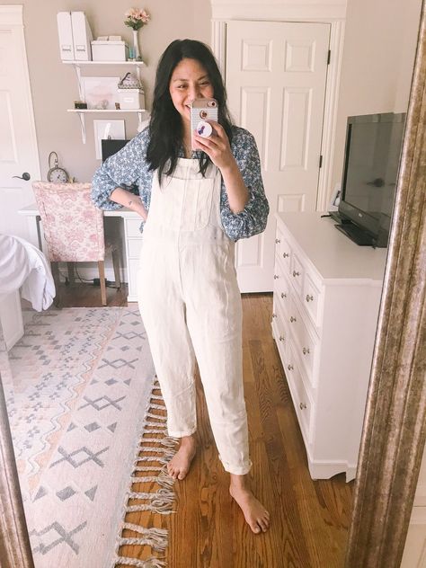 White Maternity Overalls Outfit, Pregnant Overalls Outfit, Maternity Overalls Outfit, White Overalls Outfit, Comfortable Overalls, Maternity Overalls, Casual Spring Outfit, White Overalls, Overalls Casual