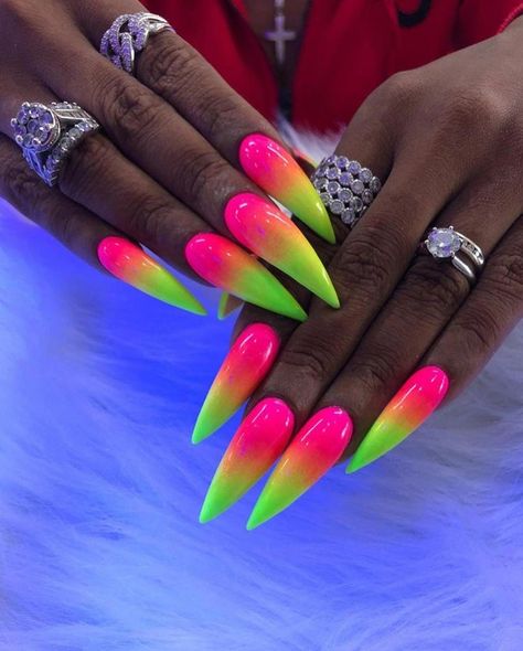 Neon Stilletos Nails, Weird Nails, Fluorescent Nails, Luv Nails, Neon Acrylic Nails, Trending Nails, Nice Nails, Stiletto Nails Designs, Glow Nails