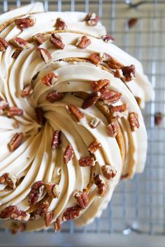 Carrot Bundt Cake with Salted Caramel Cream Cheese Frosting ♥️ bakeat350.net Frost A Bundt Cake, Carrot Bundt Cake, Caramel Cream Cheese Frosting, Cake Frosting Recipe, Caramel Cream, Best Carrot Cake, Mini Bundt Cakes, Pound Cakes, Bundt Cakes Recipes