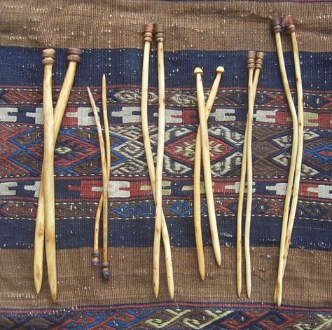 wooden knitting needles in various sizes made from eucalyptus, chinese elm and pear wood Wooden Knitting Needles, Travel Fund, Pear Wood, Knitting Blogs, Whittling, Fiber Arts, Wooden Diy, Knitting Needles, Larp