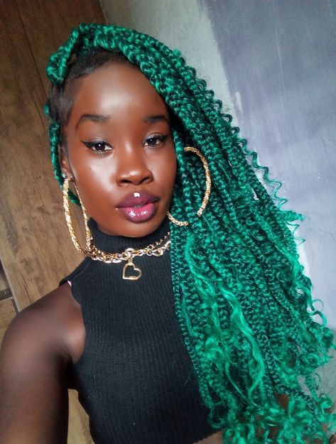 Dark Green Box Braids, Yellow Box Braids, Green Box Braids, Long Braid For Black Women, Boxbraids Hairstyle, Afro Hairstyles Braids, Green Braids, Color Locs, Green Dreads