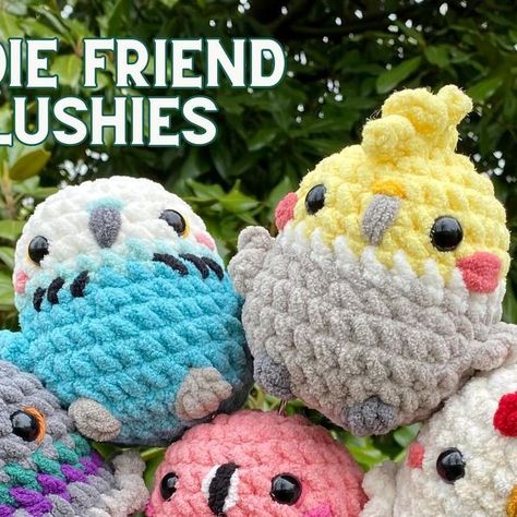 First Crochet Project For Beginners, Learn Amigurumi, Crocheted Plushies, Friends Crochet Pattern, Friends Crochet, Crochet Plushies, Beginner Crochet Tutorial, Quick Crochet Patterns, Kawaii Crochet