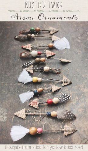 Rustic twig arrow ornaments by Yellow Bliss Road, featured on FunkyJunkInteriors.net Kerajinan Diy, Hantverk Diy, Rustic Christmas Ornaments, Deco Nature, Feather Crafts, Navidad Diy, Rustic Christmas Tree, Boho Christmas, Handmade Christmas Ornaments