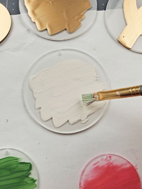 Cricut Ceramic Ornaments Diy, Diy Acrylic Disc Christmas Ornaments, How To Paint On Acrylic Ornaments, Crafts With Acrylic Blanks, Decorating Acrylic Ornaments, Acrylic Flat Ornaments, 3 Inch Acrylic Ornament, Acrylic Heart Ornament Ideas, Acrylic Circles Ideas