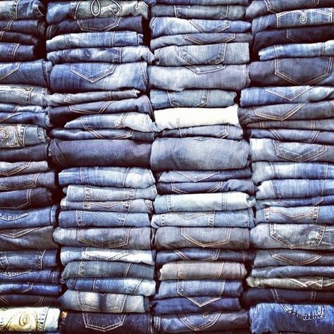 How Do You Organize Your Jeans? Jeans On Jeans, Look Jean, Denim Inspiration, All Jeans, Denim Day, Feeling Blue, Shibori, Jean Outfits, Color Inspiration