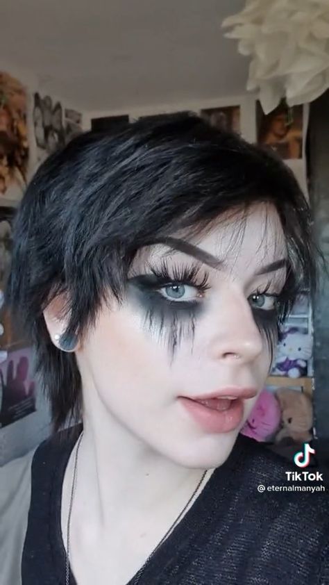 Slipknot Makeup Looks, Slipknot Makeup, Goth Eyeliner Looks, Male Goth Makeup, Florence Makeup, Slipknot Concert, Cool Eyeliner, Corpse Paint, Concert Makeup