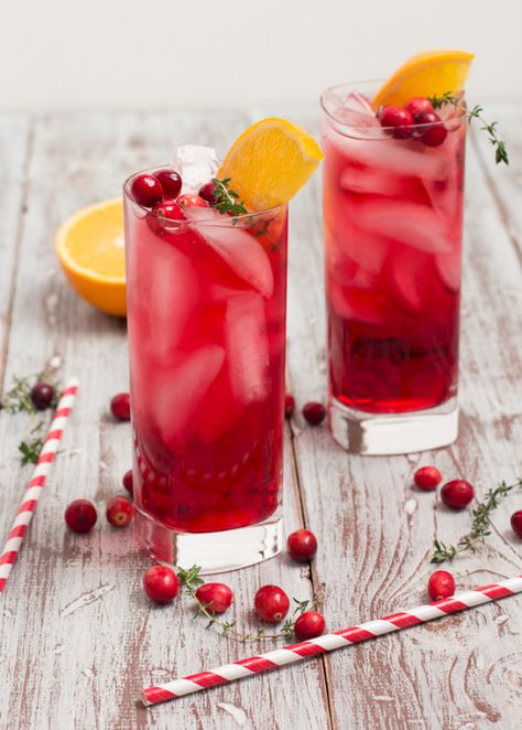 Cranberry-Orange Gin Fizz with Thyme. Orange Gin Fizz, Cranberry Cocktail Recipe, Cocktail Inspiration, Bar Snacks, Weekly Recipes, Cranberry Cocktail, Cocktail Ideas, Gin Fizz, Cranberry Orange