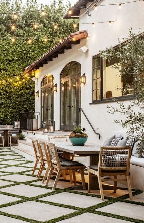 Mediterranean Outdoor Patio, Spanish Landscaping, Spanish Backyard, Outdoor Table Chairs, Mediterranean Backyard, Mediterranean Patio, Spanish Style Home, Mediterranean Home, Spanish House