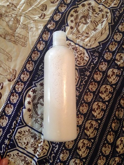 Homemade Curly Hair Shampoo, Diy Shampoo For Dry Hair, Natural Shampoo For Curly Hair, Shampoo Diy, Shampoo Recipe, Homemade Shampoo, Homemade Hair, Diy Shampoo, Shampoo For Curly Hair