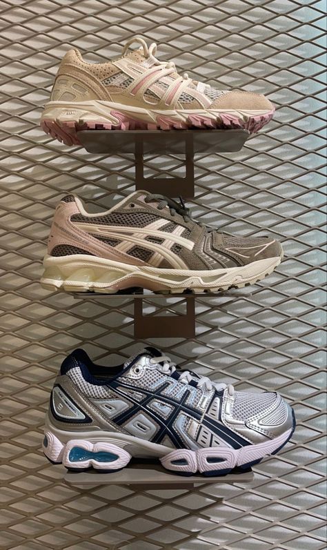 Asics Women Outfit, Asics Sneakers Outfit, Asics Shoes Outfit, Asics Shoes Women, Trendy Summer Shoes, Asics Outfit, Asics Volleyball Shoes, Asics Trainers, Asics Running Shoes Womens